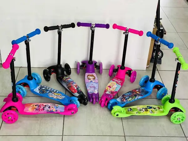 Самокат Scooter MINI з підсвічуванням коліс для дівчинки та хлопчика  до 45 кг