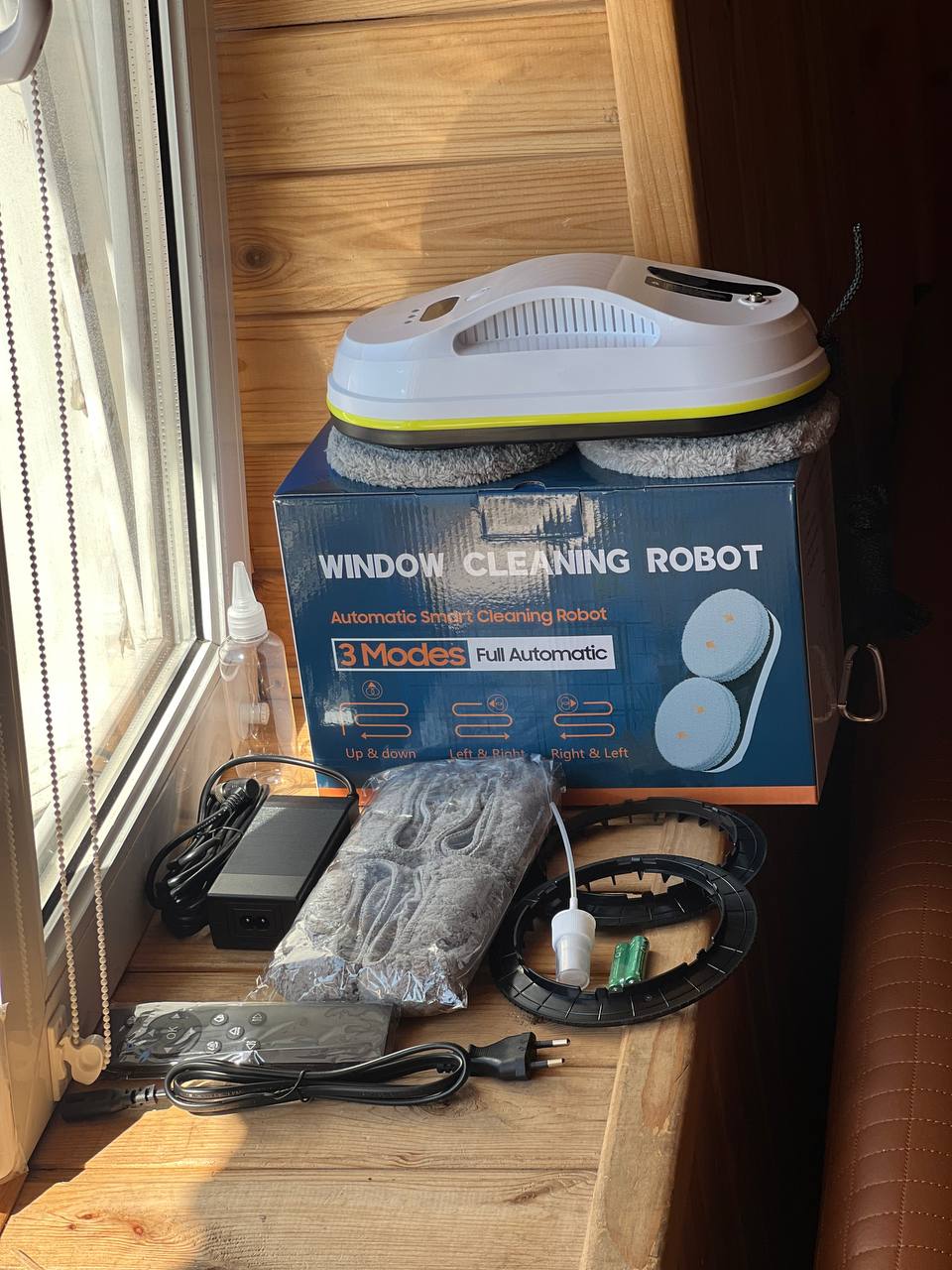 Робот мийник вікон Glass cleaning machine AND 5292