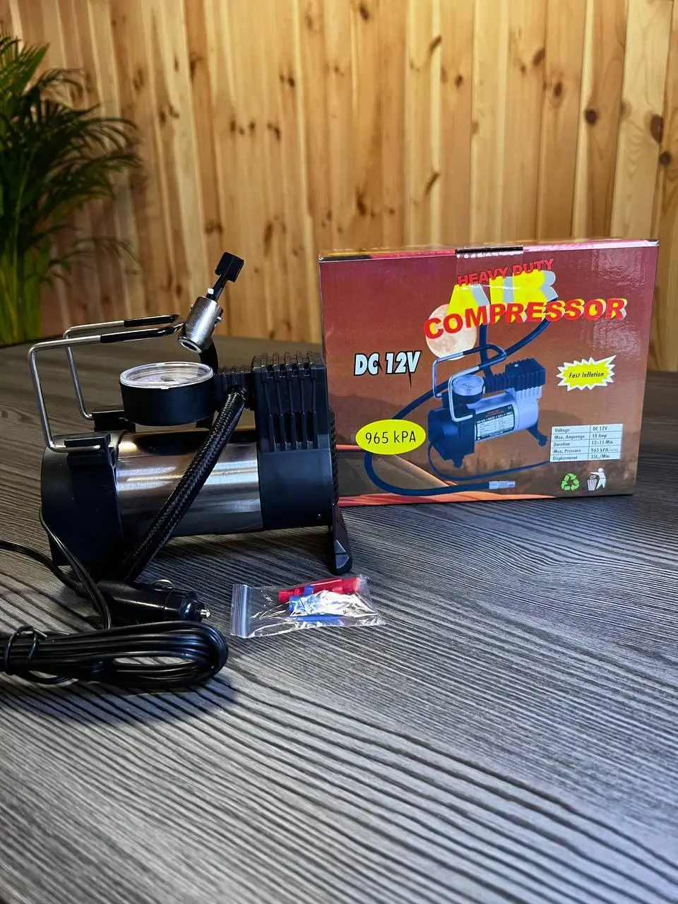 Портативний автомобільний повітряний компресор Air compressor DC12V 965 kPA